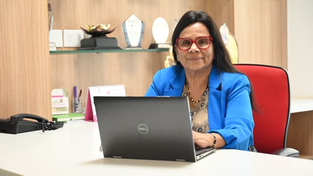 Mrs. Geeta Advani
